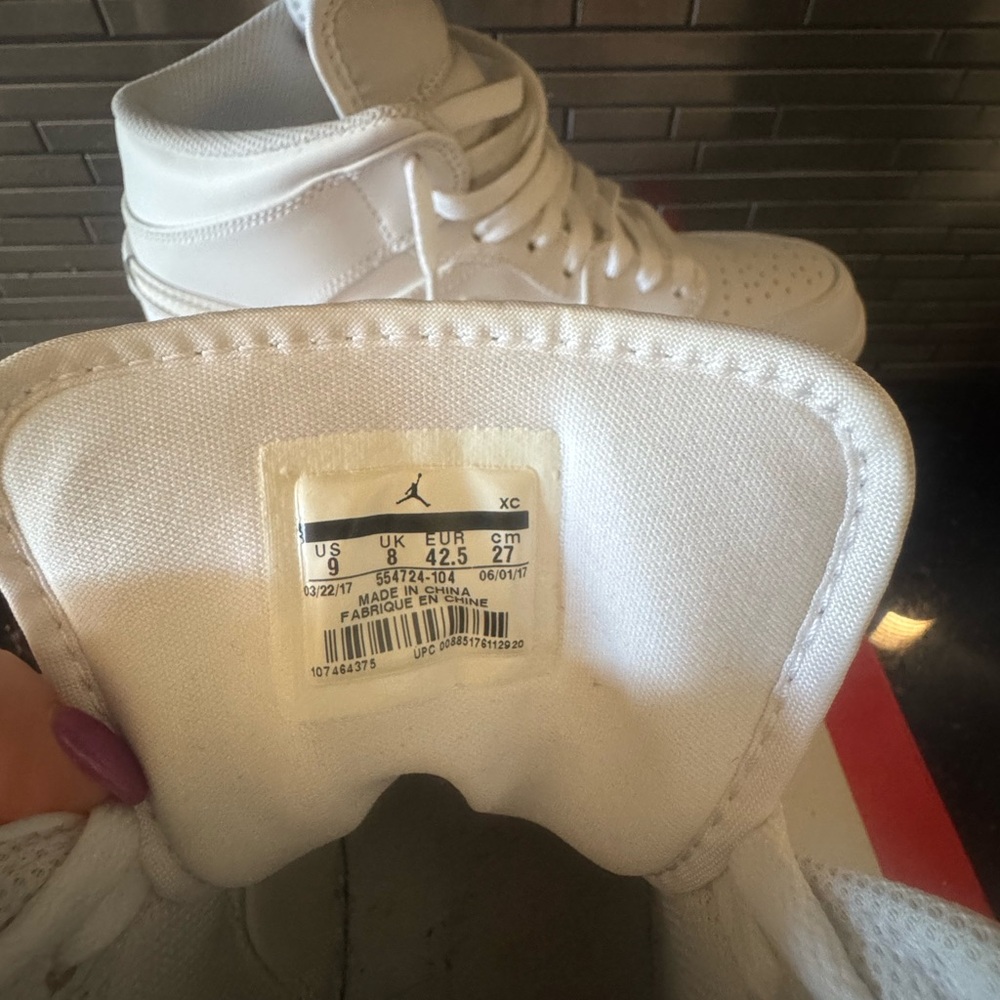 Air Jordan Nike 2017 White High-Top Sneakers - Picture 6 of 7
